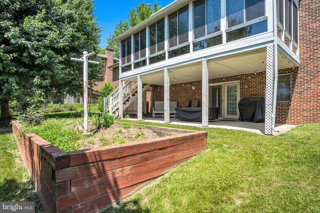 1210 E POWDERHORN RD, Mechanicsburg, PA 17050