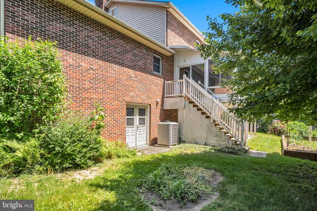 1210 E POWDERHORN RD, Mechanicsburg, PA 17050