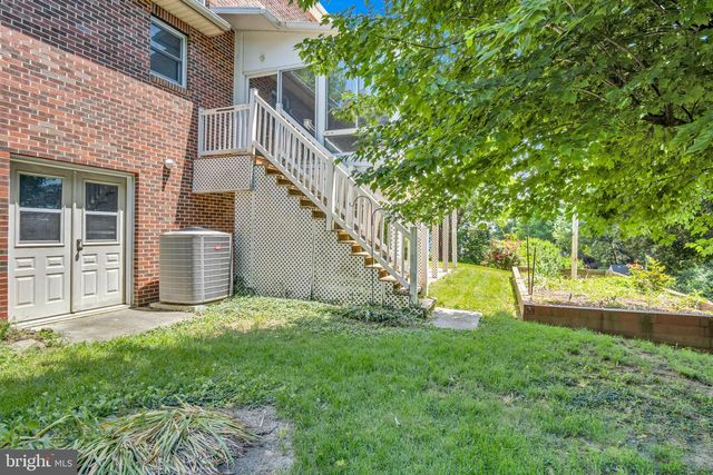 1210 E POWDERHORN RD, Mechanicsburg, PA 17050