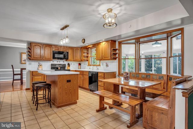 1210 E POWDERHORN RD, Mechanicsburg, PA 17050