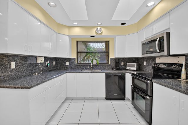 19380 Cedar Glen Drive, Boca Raton, FL 33434