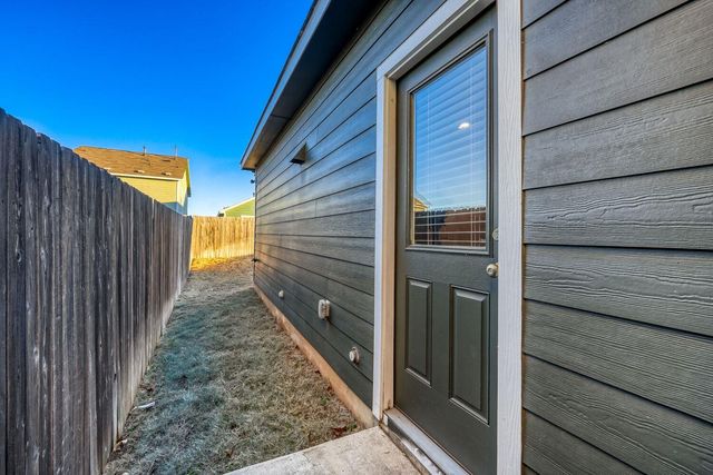 308 Geode GLN, Maxwell, TX 78656