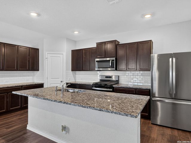 723 Overlook Rdg, Cibolo, TX 78108