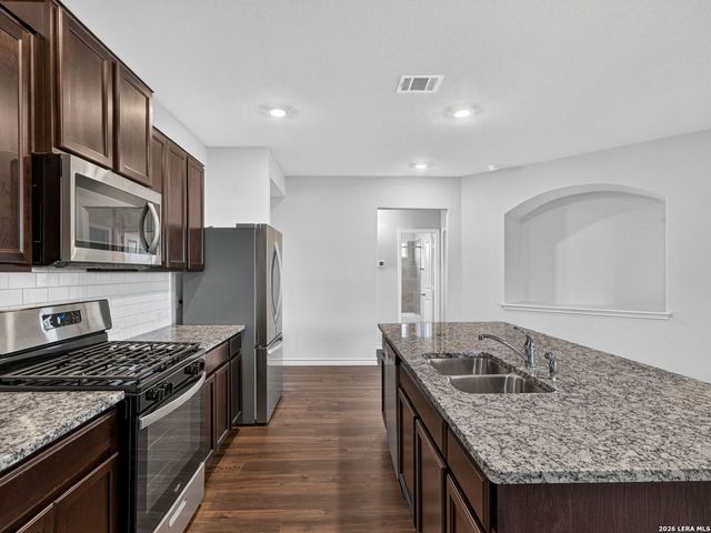 723 Overlook Rdg, Cibolo, TX 78108