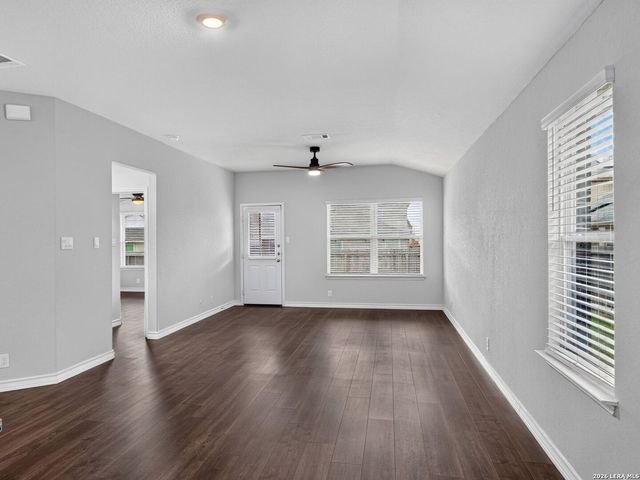 723 Overlook Rdg, Cibolo, TX 78108