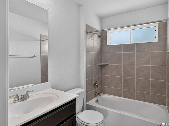 723 Overlook Rdg, Cibolo, TX 78108