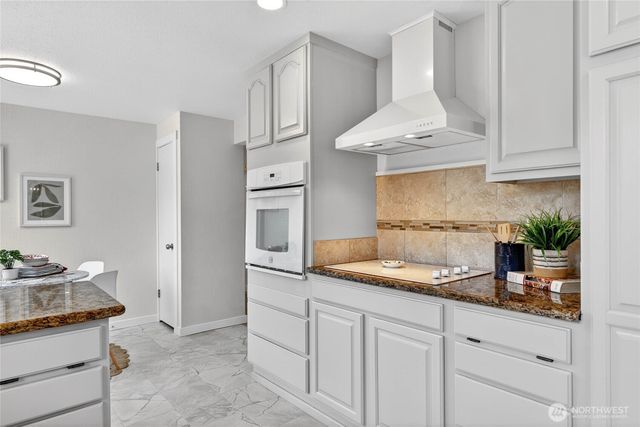 9114 207th Place SW, Edmonds, WA 98026