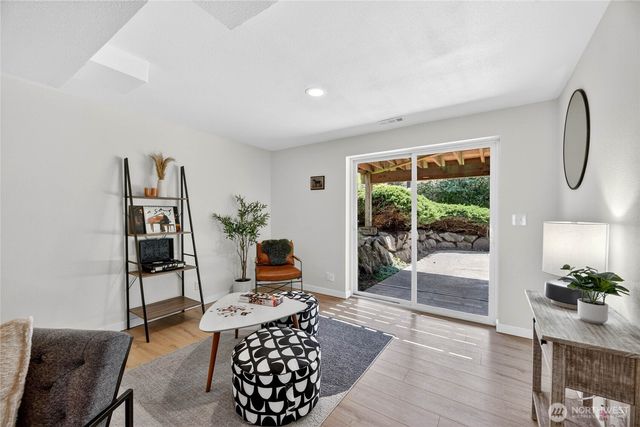 9114 207th Place SW, Edmonds, WA 98026
