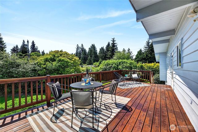9114 207th Place SW, Edmonds, WA 98026