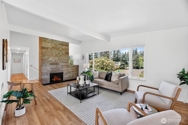 9114 207th Place SW, Edmonds, WA 98026