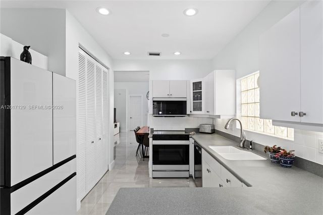 1240 Grant St, Hollywood, FL 33019