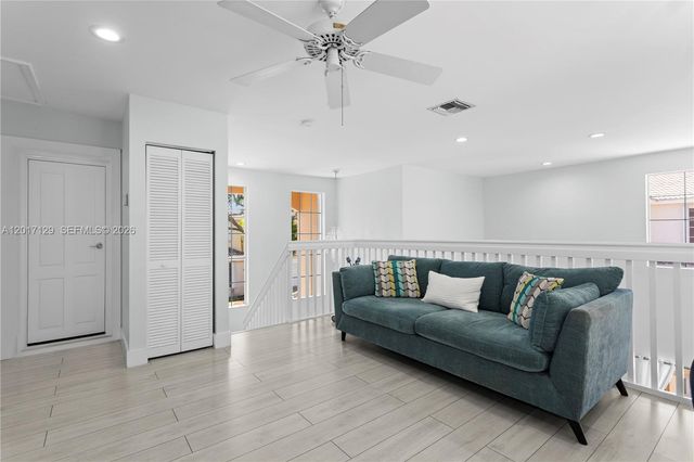 1240 Grant St, Hollywood, FL 33019