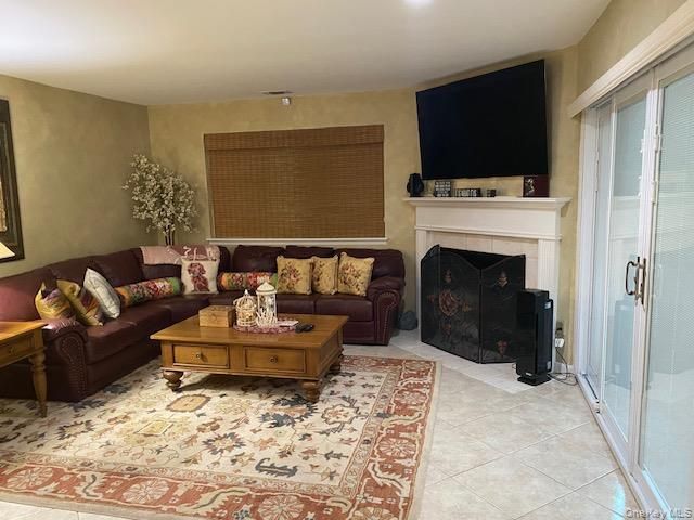 132 Captains Court, Moriches, NY 11955