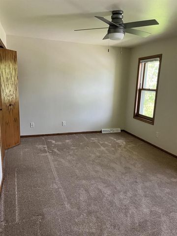 7002-7004 Longmeadow Road, Madison, WI 53717