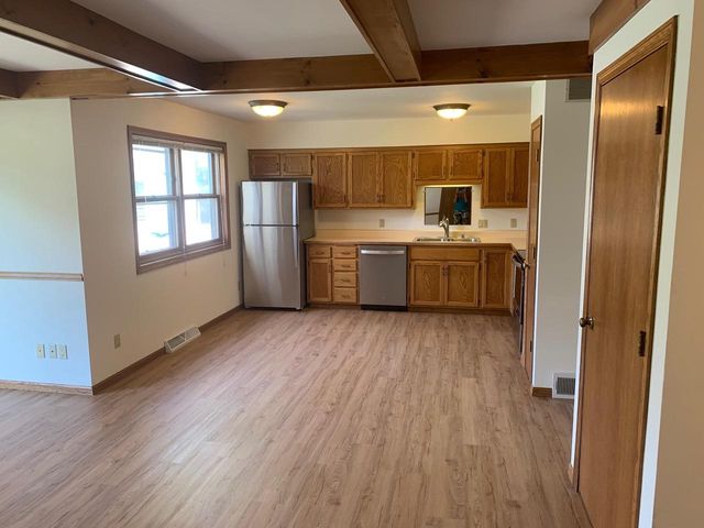 7002-7004 Longmeadow Road, Madison, WI 53717