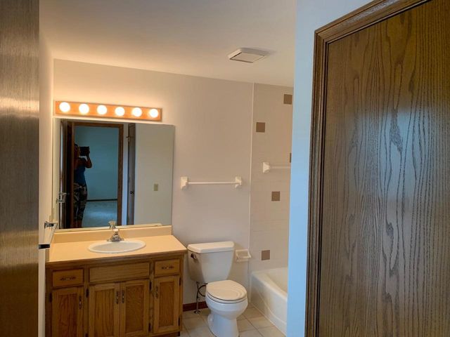7002-7004 Longmeadow Road, Madison, WI 53717