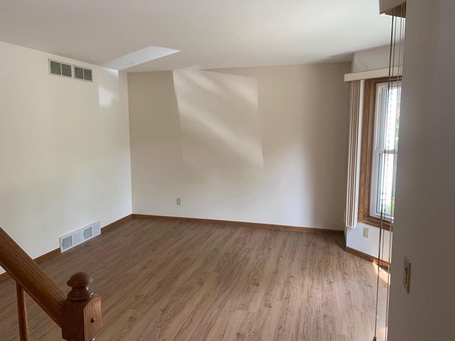 7002-7004 Longmeadow Road, Madison, WI 53717