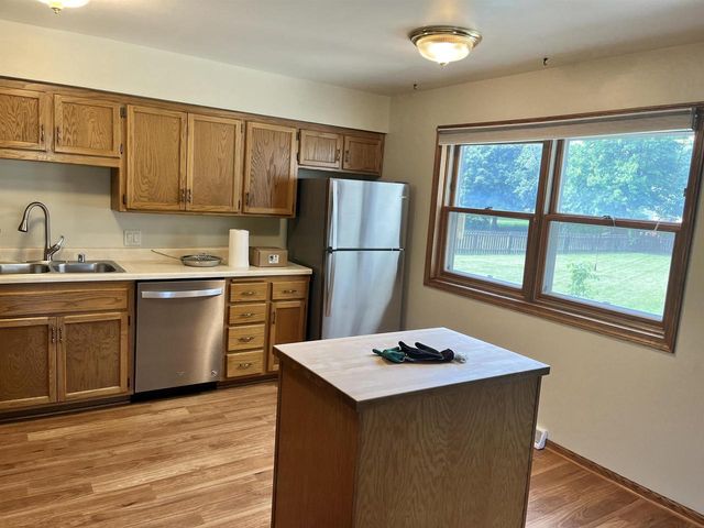 7002-7004 Longmeadow Road, Madison, WI 53717