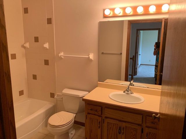 7002-7004 Longmeadow Road, Madison, WI 53717