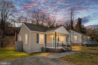 246 BERRY ST, Orange, VA 22960