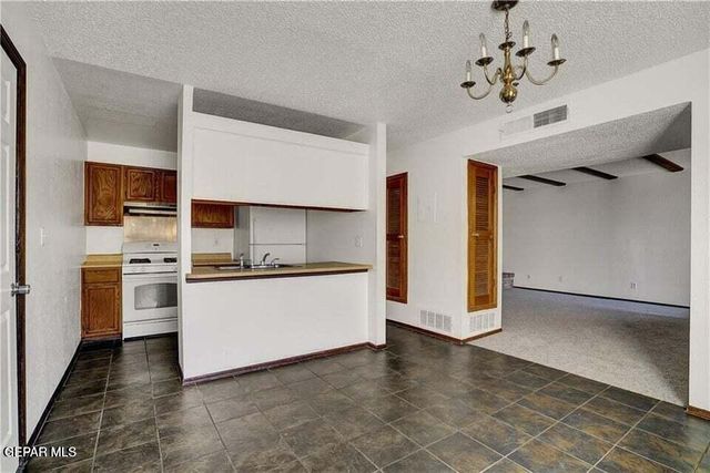 10601 Cuatro Vistas Drive B, El Paso, TX 79935