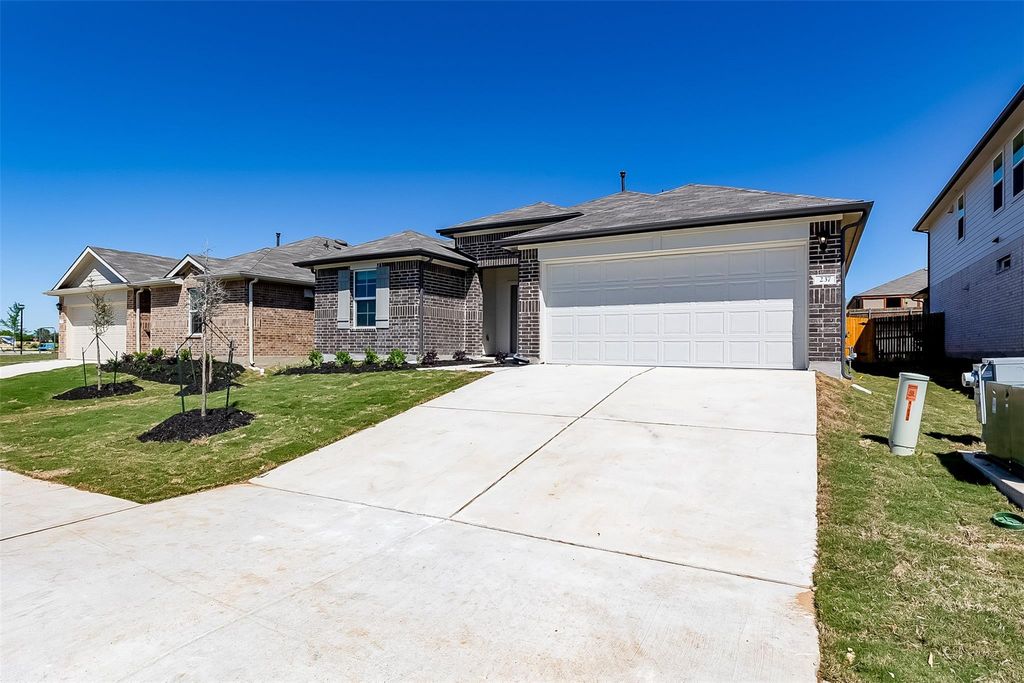 237 Sky Meadows CIR, San Marcos, TX 78666