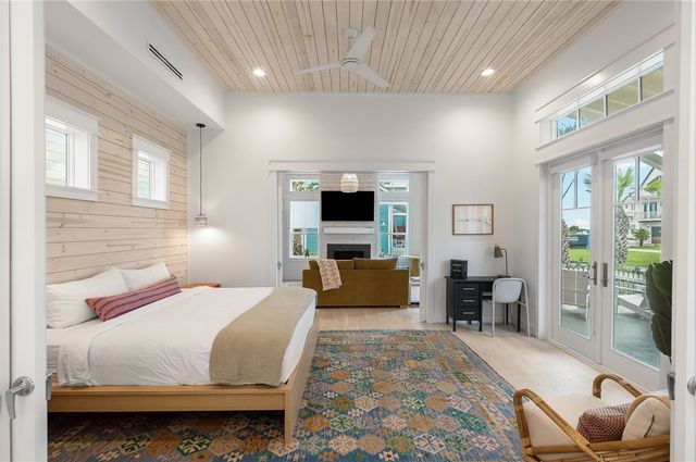 600 Center N 16, Port Aransas, TX 78373