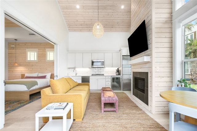 600 Center N 16, Port Aransas, TX 78373