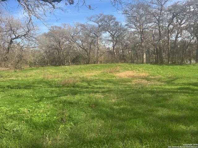 2469 County Road 232, Floresville, TX 78114