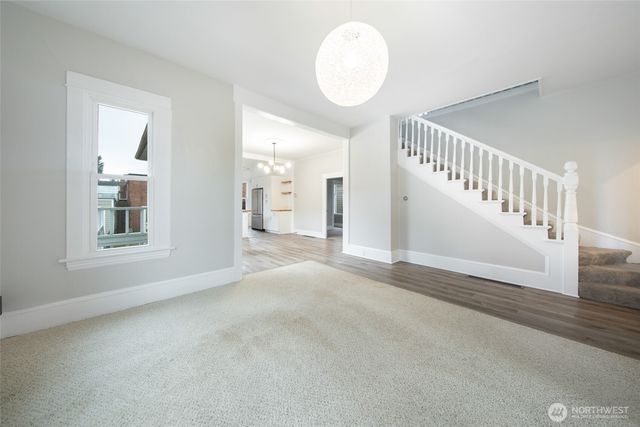 6753 14th Avenue NW, Seattle, WA 98117