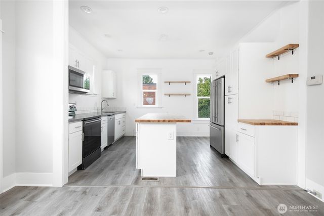 6753 14th Avenue NW, Seattle, WA 98117