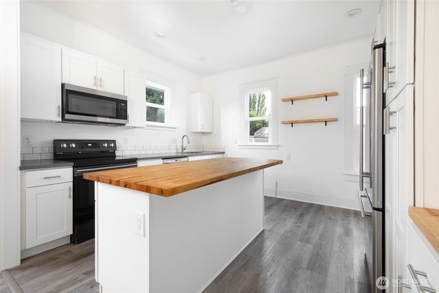 6753 14th Avenue NW, Seattle, WA 98117