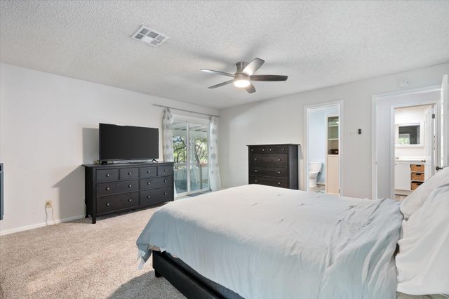 201 N Oak Hollow RD, Georgetown, TX 78628