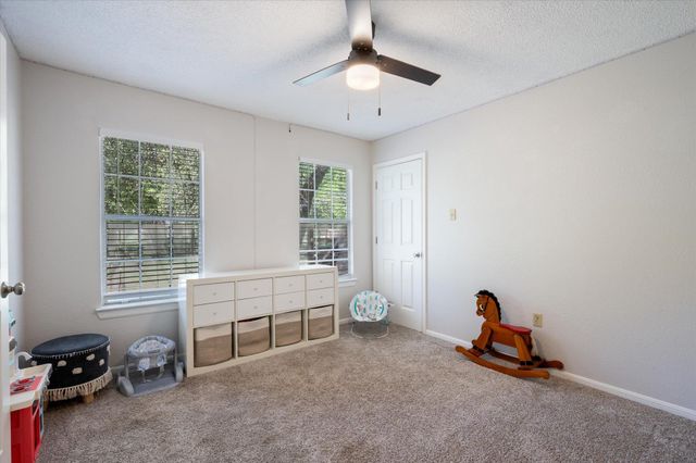 201 N Oak Hollow RD, Georgetown, TX 78628