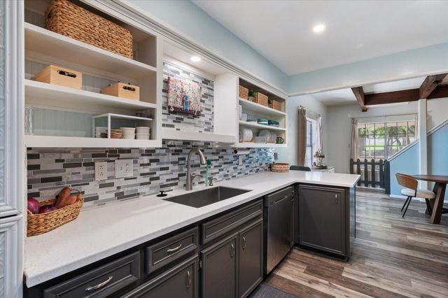 201 N Oak Hollow RD, Georgetown, TX 78628