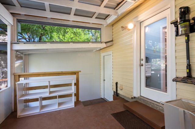 201 N Oak Hollow RD, Georgetown, TX 78628