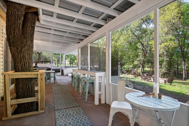 201 N Oak Hollow RD, Georgetown, TX 78628