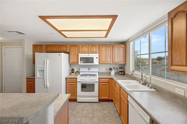 833 Aspen Peak Loop 1221, Henderson, NV 89011