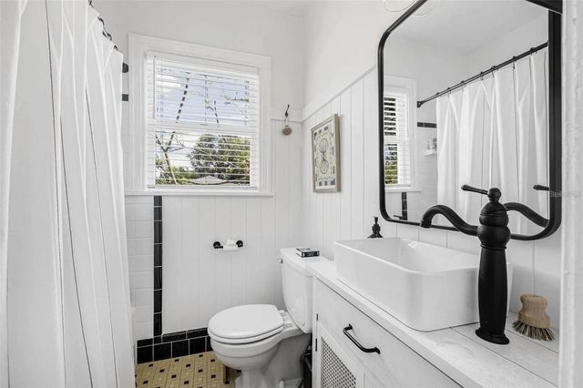 3500 6TH AVENUE N, St Petersburg, FL 33713