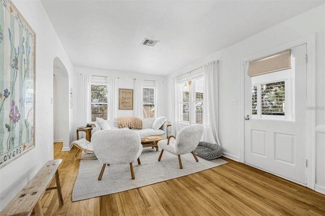 3500 6TH AVENUE N, St Petersburg, FL 33713