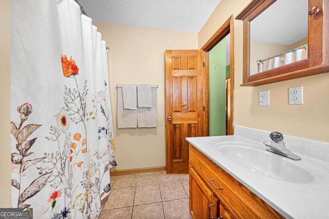 415 Kenwood Drive, Westminster, SC 29693