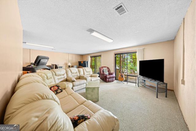 415 Kenwood Drive, Westminster, SC 29693