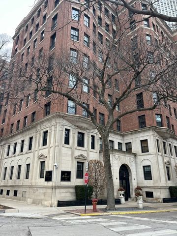 2608 N Lakeview Avenue 6D, Chicago, IL 60614