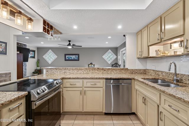 2556 BOTTOMRIDGE Drive, Orange Park, FL 32065