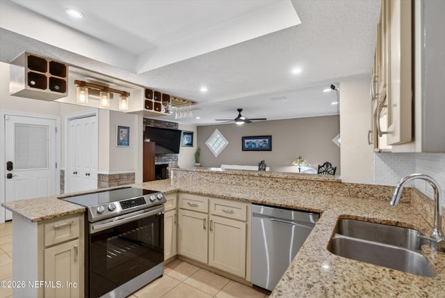 2556 BOTTOMRIDGE Drive, Orange Park, FL 32065