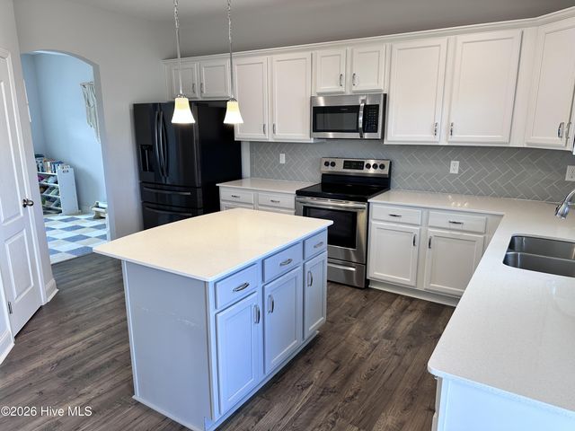 1001 Ferry Spring Lane, Jacksonville, NC 28546