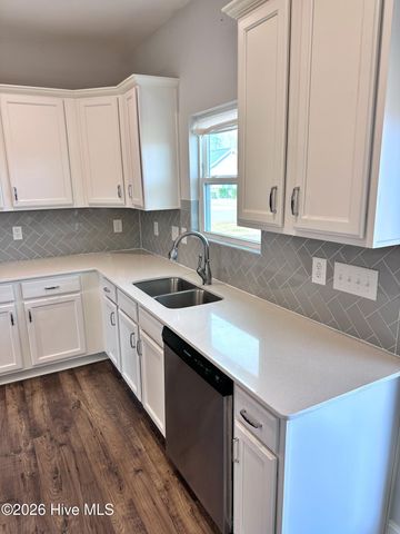 1001 Ferry Spring Lane, Jacksonville, NC 28546