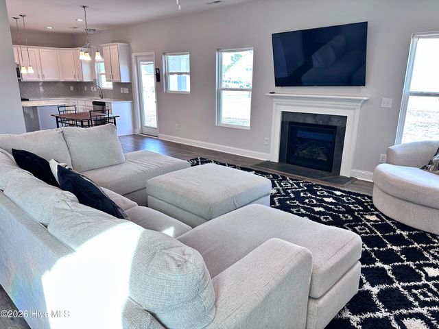 1001 Ferry Spring Lane, Jacksonville, NC 28546