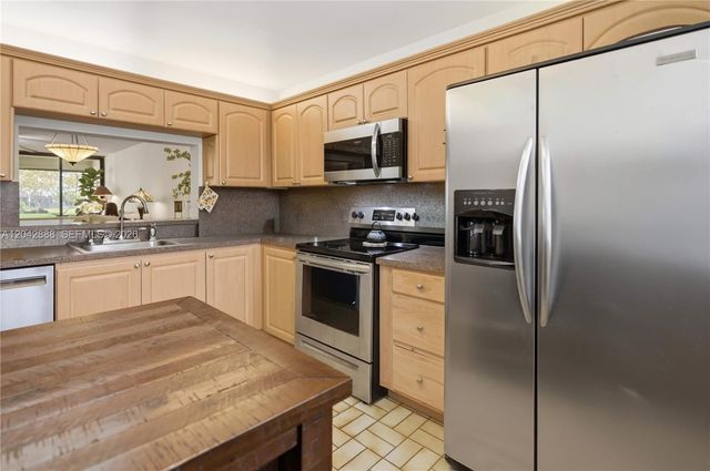 11230 Taft St 11230, Pembroke Pines, FL 33026