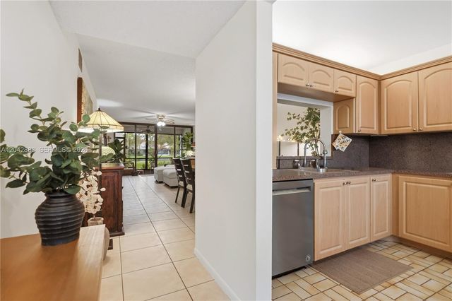 11230 Taft St 11230, Pembroke Pines, FL 33026